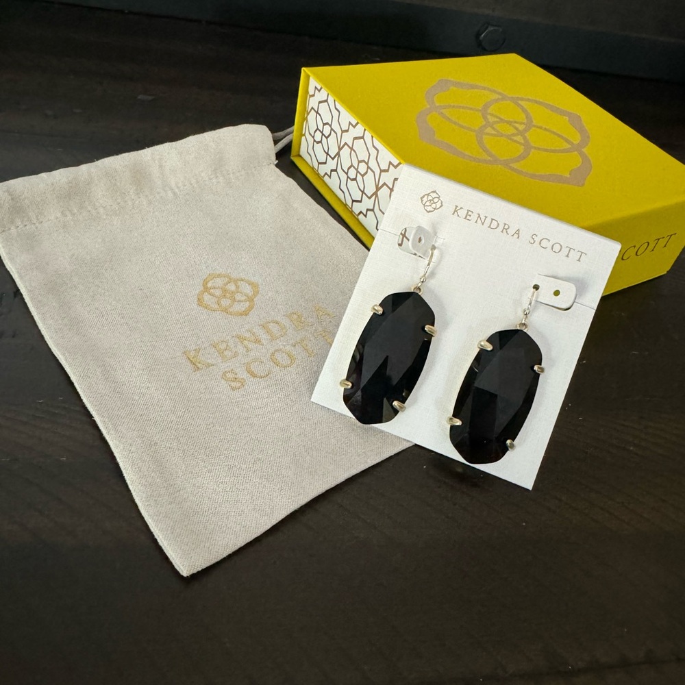 Kendra Scott black and gold Esme earrings